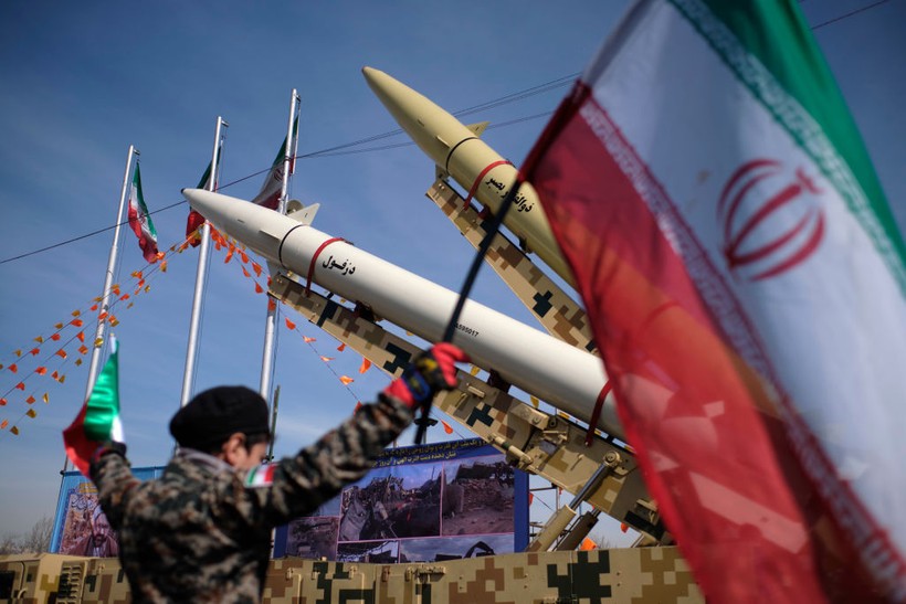 'Iran có thể sở hữu vũ khí hạt nhân trong tuần tới'