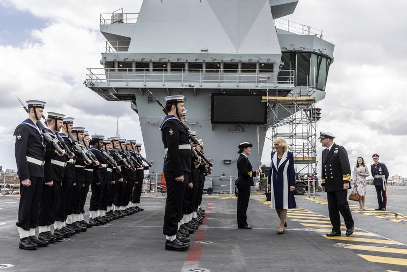 Hải quân Anh nói gì về tin sốc bán tàu sân bay HMS Prince of Wales?