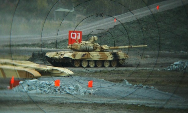 Binh sĩ nói về ưu điểm vượt trội của 'xe tăng mắt đỏ' T-90A
