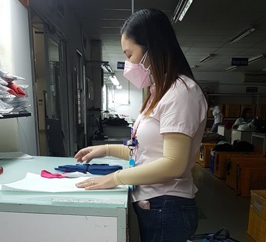 Chị Lê Thị Thúy - công nhân công ty may mặc ở Bình Dương. Ảnh NVCC.