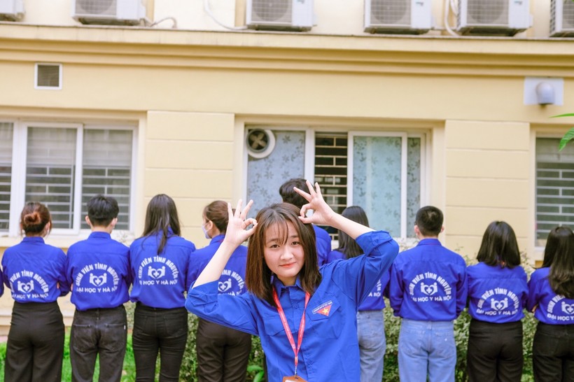  Võ Thị Kim Anh thủ khoa khối B 30 hiện đang là sinh viên năm nhất Trường Đại học Y Hà Nội. Ảnh NVCC.