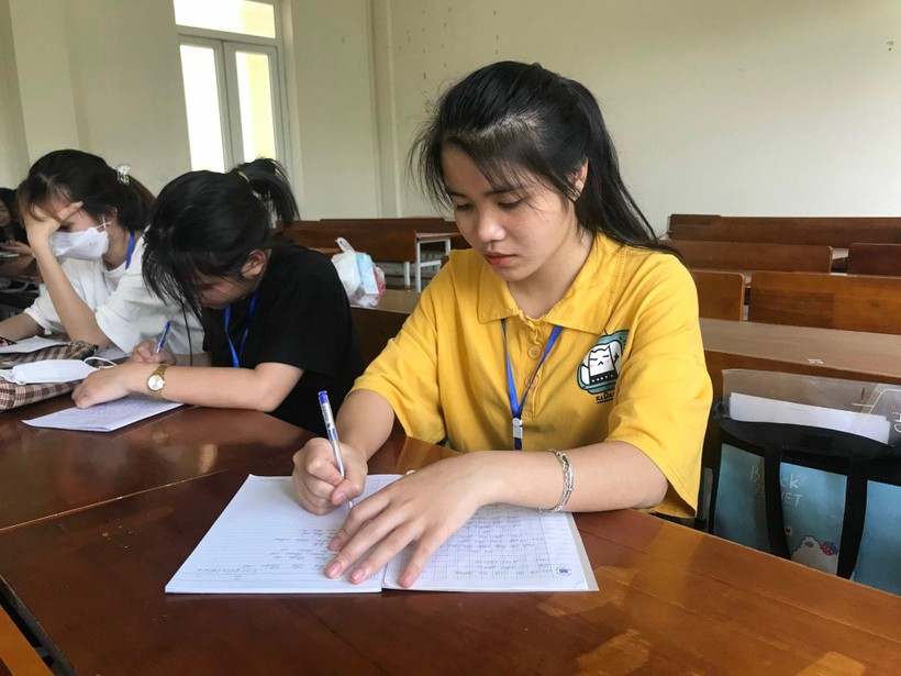 Nữ sinh Hồ Thị Sương hiện đang học tại Trường ĐH Hà Tĩnh. Ảnh NVCC.
