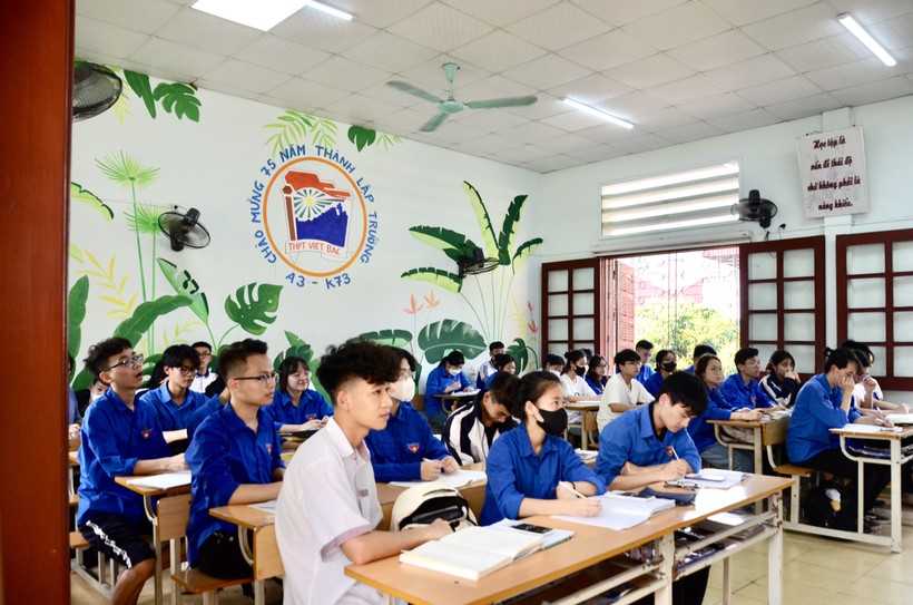 Một tiết học ôn thi tốt nghiệp THPT của học sinh Trường THPT Việt Bắc (tỉnh Lạng Sơn). Ảnh Ngô Chuyên.