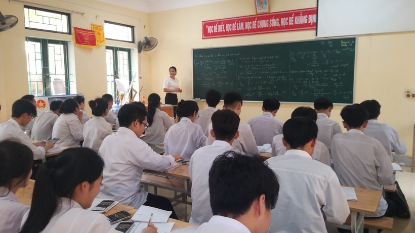 Một tiết học của học sinh lớp 12 Trường THPT Phúc Trạch (Hà Tĩnh).