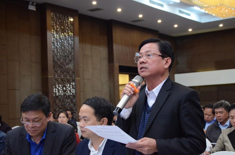 Ông Nguyễn Văn Phong - Phó Giám đốc Sở GD&amp;ĐT tỉnh Bình Dương chia sẻ tại Hội triển khai thí điểm học bạ số cấp tiểu học. Ảnh NC.