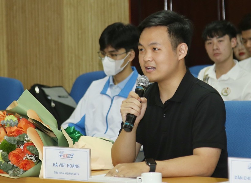Siêu trí tuệ Việt Nam 2019, Hà Việt Hoàng, cựu sinh viên Đại học Bách khoa Hà Nội.