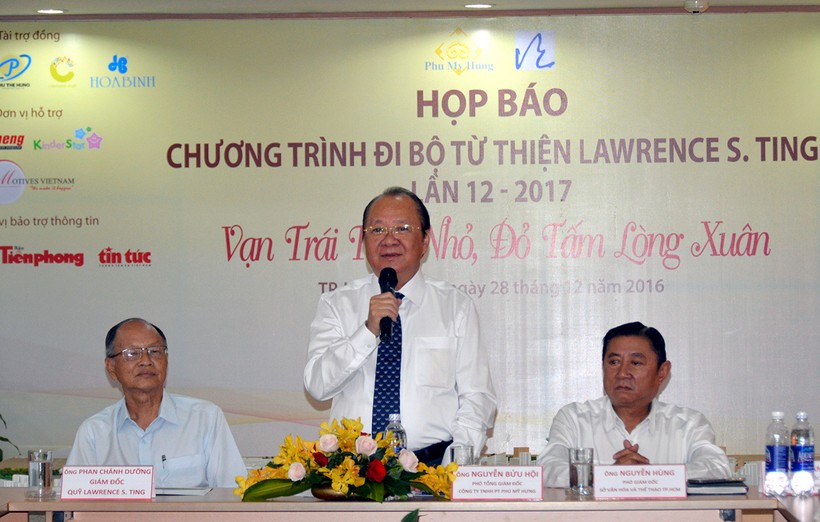 Ông Nguyễn Bửu Hội – Phó Tổng giám đốc Công ty Phú Mỹ Hưng phát biểu tại buổi họp báo