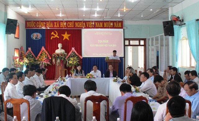 Cán bộ quản lý, giáo viên, nhân viên ngành Giáo dục Đắk Nông ôn lại truyền thống Ngày Nhà giáo Việt Nam