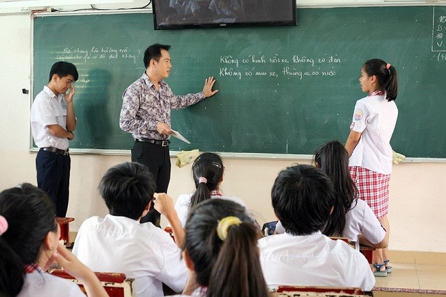 PGS.TS Huỳnh Văn Sơn trong một buổi dạy về tâm lý