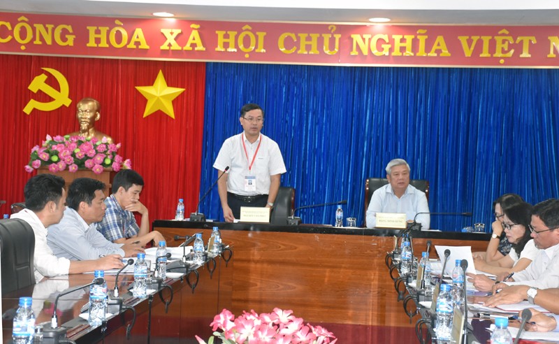 Thứ trưởng Bộ GD&ĐT Nguyễn Văn Phúc phát biểu tại buổi làm việc với Ban chỉ đạo kỳ thi THPT quốc gia tỉnh Bình Dương.
