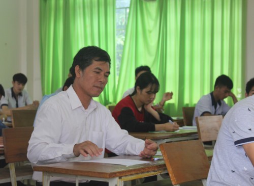 Thí sinh tham dự kỳ thi THPT quốc gia 2019 tại một điểm thi ở Đắk Nông