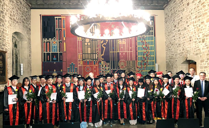 Lần đầu tiên Bác sĩ y khoa Việt Nam nhận bằng tốt nghiệp tại Đức