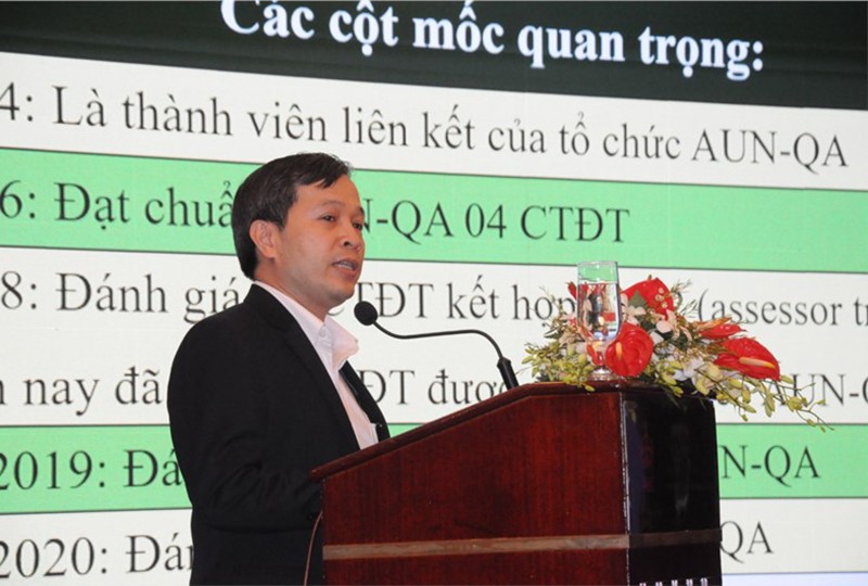 PGS.TS Ngô Văn Thuyên - Chủ tịch Hội đồng trường HCMUTE, phát biểu tại một sự kiện.