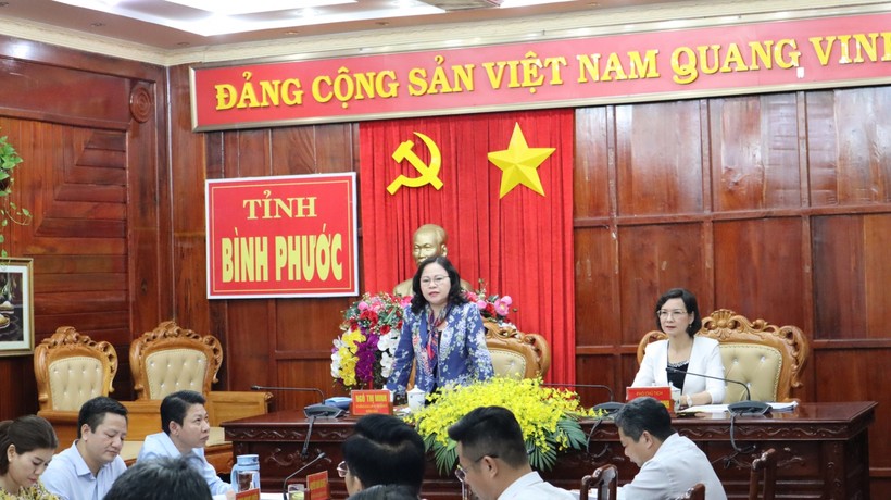 Thứ trưởng Bộ GD&ĐT Ngô Thị Minh phát biểu tại buổi làm việc chiều 17/12.