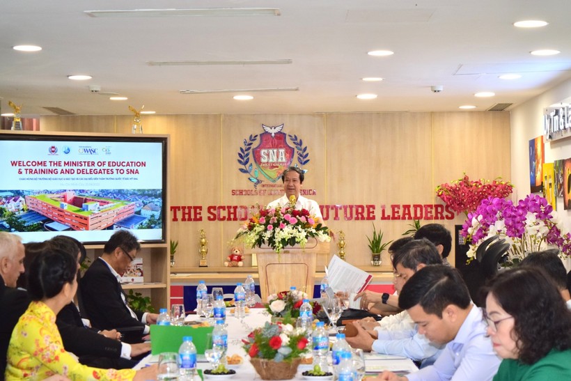 Bộ trưởng Nguyễn Kim Sơn phát biểu tại buổi làm việc với Trường Quốc tế Bắc Mỹ thuộc Tập đoàn Giáo dục Nguyễn Hoàng.