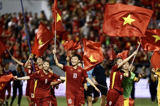Niềm vui chiến thắng của tuyển nữ Việt Nam trong đêm chung kết. Ảnh: nld.com.vn