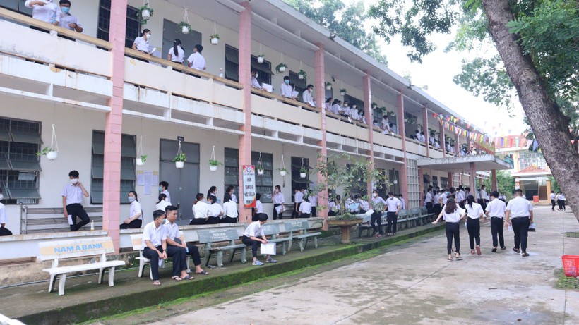 Thí sinh tại điểm thi THPT Nguyễn Du (TP. Đồng Xoài, Bình Phước).