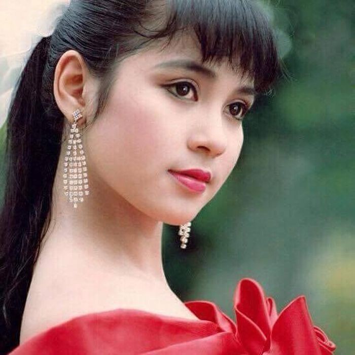 Xấp xỉ tuổi 50 vẫn trẻ đẹp, Việt Trinh tuyên bố độc thân suốt đời