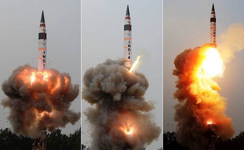 Hình ảnh từ cuộc thử nghiệm tên lửa Agni-5 của Ấn Độ