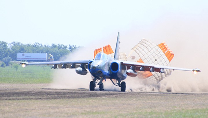 Su-25SM tập luyện tại Quân khu phía Nam