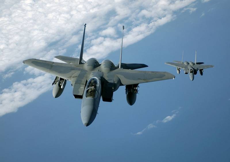  Chiến đấu cơ thế hệ thứ 4 F-15 "IGL" của Mỹ