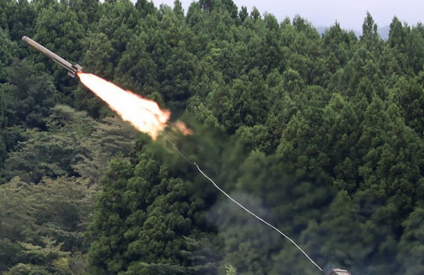 Ucraina thử nghiệm tên lửa chống tăng có điều khiển