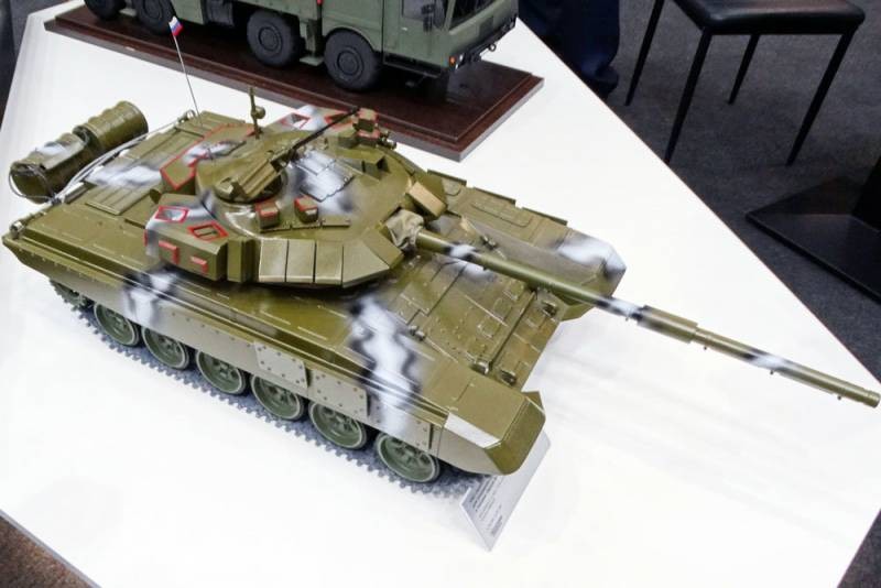 Xe tăng T-72 và T-90 sẽ được trang bị giáp bảo vệ chủ động “Arena-E”