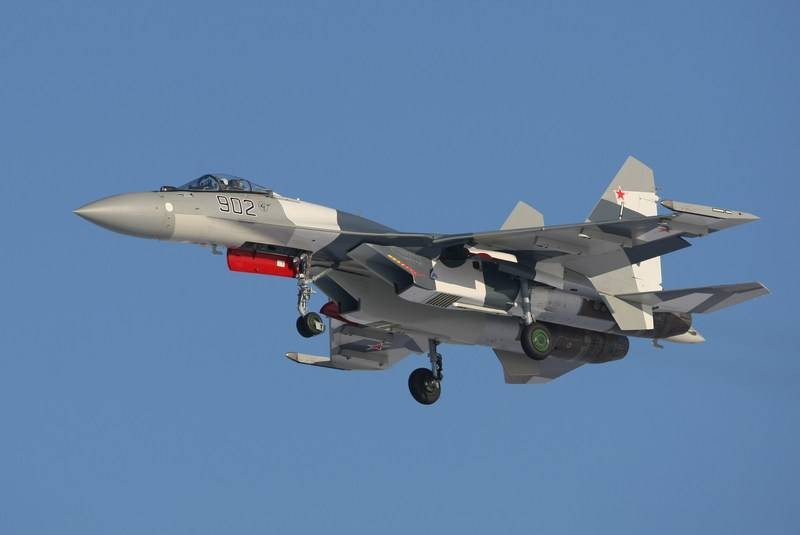 Chiến đấu cơ F-22 không phải đối thủ Su-35 của Nga?