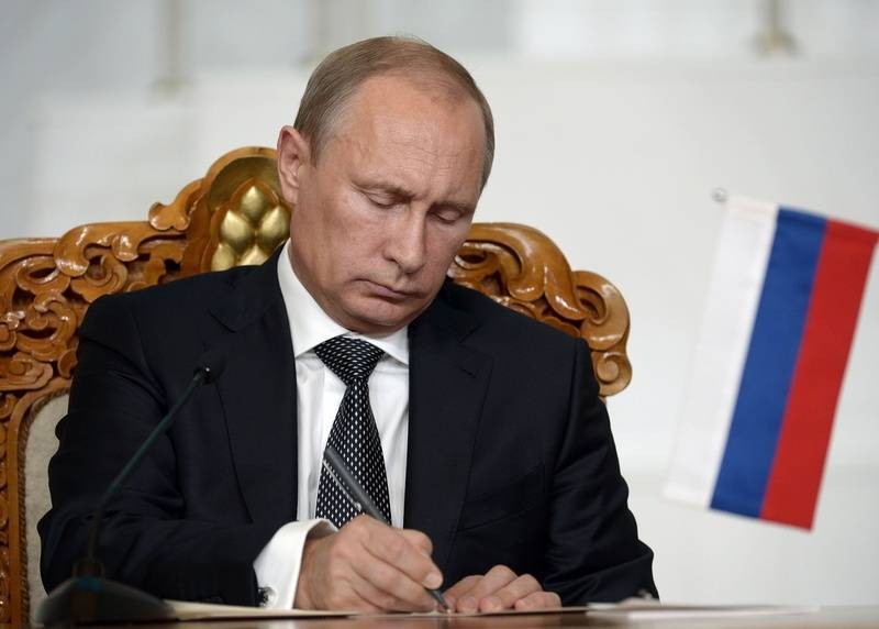 Tổng thống Putin áp đặt lệnh trừng phạt đối với Ucraina