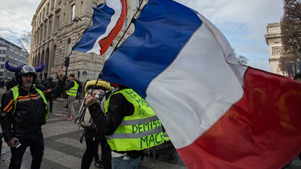 Thông tin mới nhất về số người bị giam giữ trong cuộc biểu tình “áo vàng” tại Pháp