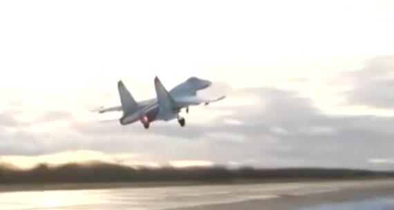 Nga công bố video Su-27 đánh chặn máy bay trinh sát của Mỹ trên biển Baltic
