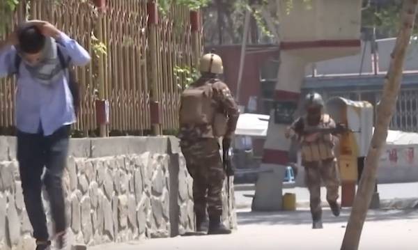Khủng bố tấn công cơ quan chính phủ ở Kabul