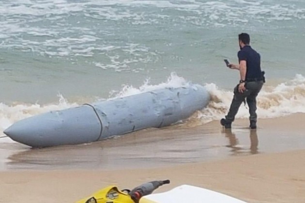 Bình nhiên liệu của máy bay chiến đấu Israel bị rơi trên biển.