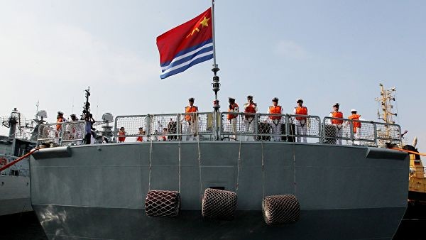 Trung Quốc đã cho hạ thủy cùng lúc hai tàu khu trục tên lửa