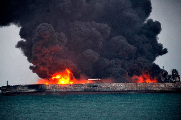 Máy bay không người lái thả bom các tàu chở dầu của UAE và Ả Rập Saudi