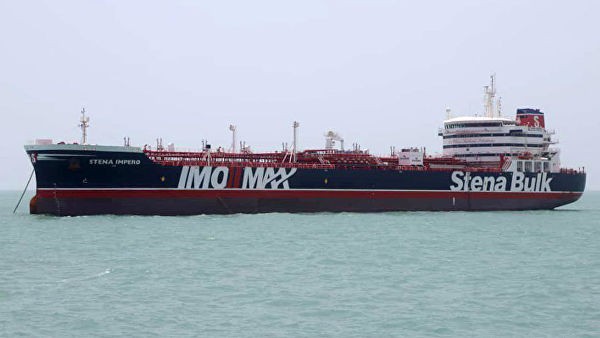Tàu chở dầu Stena Impero của Anh bị bắt giữ bởi Hải quân của Vệ binh Cách mạng Hồi giáo ở eo biển Hormuz.