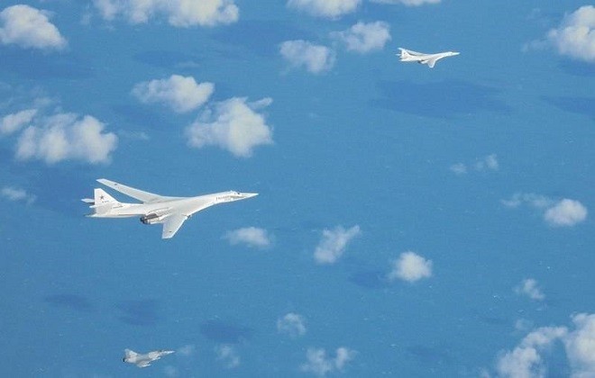 Hai máy bay ném bom Tu-160 được Nga cử đến vùng biển Baltic.