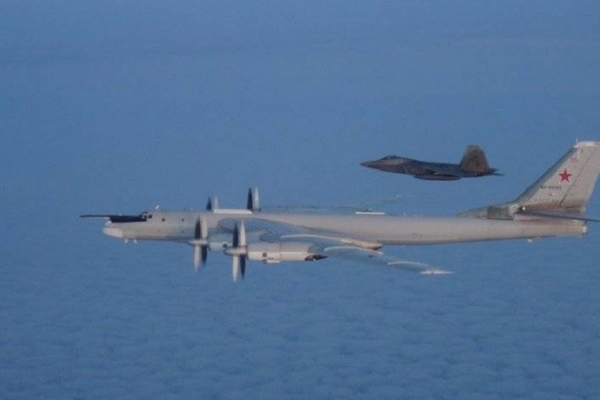 Máy bay ném bom Tu-95 của Nga xuất hiện gần biên giới Mỹ
