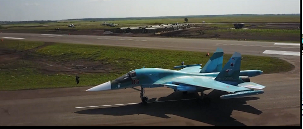 Mãn nhãn với cuộc đổ bộ của Su-34 và An-26 của Nga trên đường cao tốc