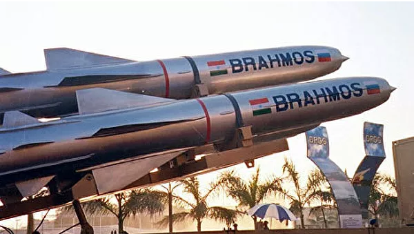 Tên lửa BrahMos.