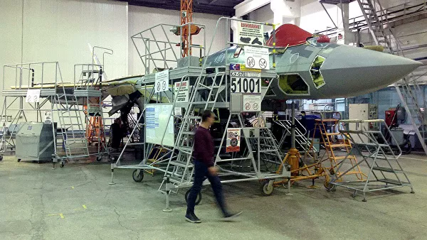 Hình ảnh máy bay chiến đấu thế hệ thứ năm Su-57 đầu tiên cho Lực lượng Không gian Vũ trụ Nga.