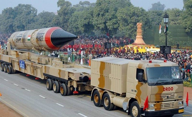 Tên lửa đạn đạo liên lục địa Agni-3 của Ấn Độ.