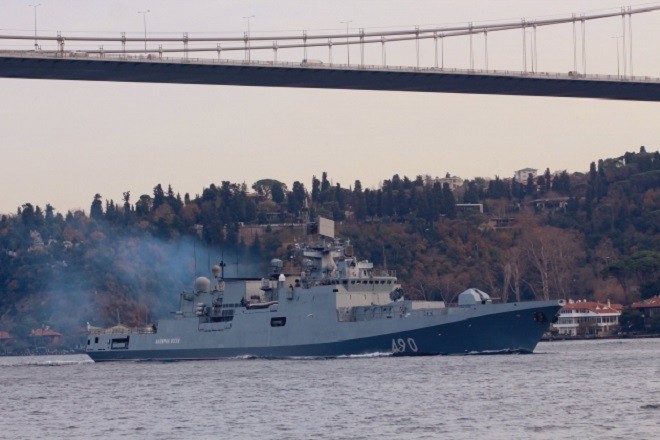 Tàu khu trục Đô đốc Essen của Nga với các vũ khí hiện đại tiến về phía bờ biển Syria.