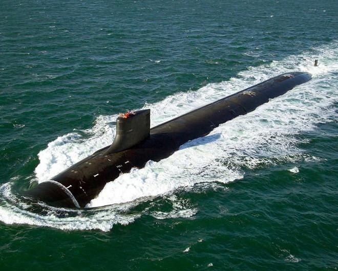 Tàu ngầm Anh với tên lửa hành trình Tomahawk xuất hiện gần bờ biển Iran
