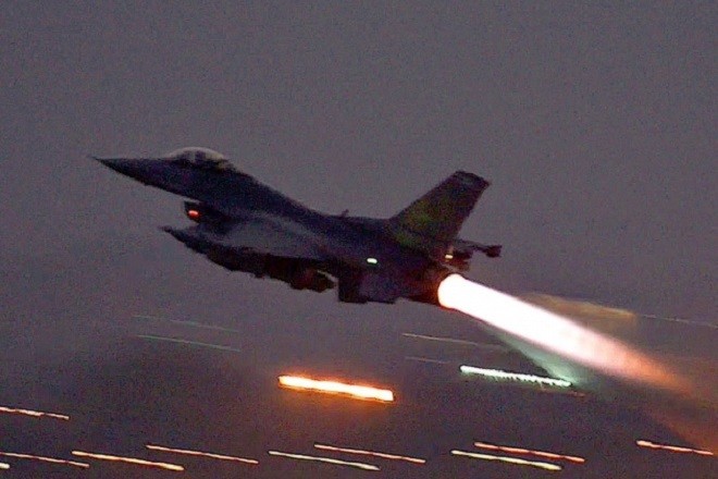 Máy bay chiến đấu Israel tấn công Syria ngay sau chuyến thăm của Tổng thống Nga