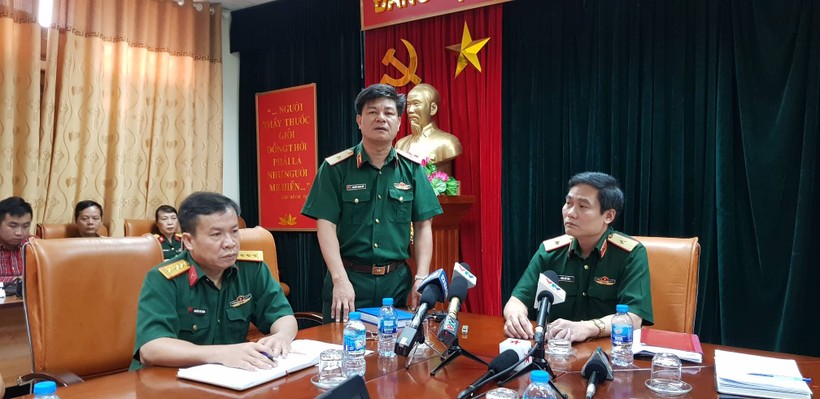 Thiếu tướng Trần Viết Tiến, Giám đốc Bệnh viện Quân y 103 thông tin về vụ việc tại buổi họp báo chiều 15/8.