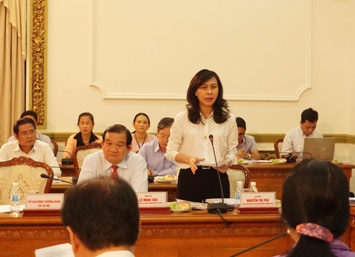 Phó Chủ tịch UBND TPHCM Nguyễn Thị Thu phát biểu tại phiên giải trình. Ảnh: VGP