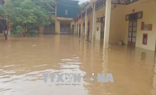 Mưa lũ làm nhiều trường học trên địa bàn xã Tà Hộc, huyện Mai Sơn, tỉnh Sơn La bị nhấn chìm trong nước. Ảnh: TTXVN 