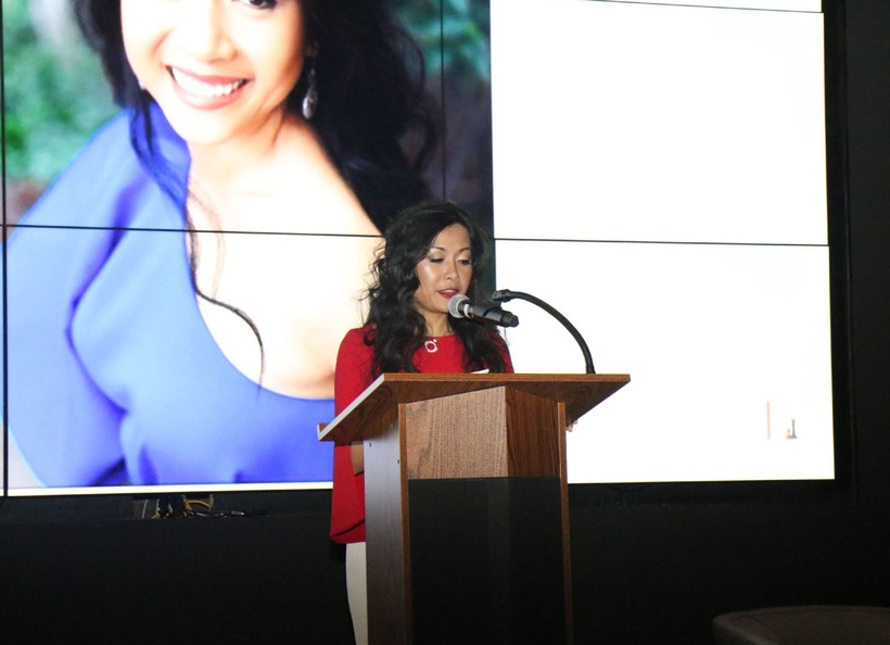 Nữ doanh nhân Trần Uyên Phương phát biểu tại sự kiện ra mắt cuốn sách