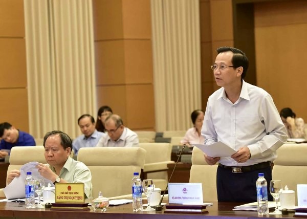Bộ trưởng Bộ LĐTB&XH Đào Ngọc Dung tại phiên thảo luận của Uỷ ban Thường vụ Quốc hội 